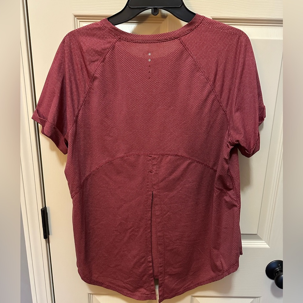 Athletic Works Breathable Tieable Workout Top - Picture 3 of 3